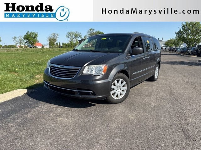 2016 Chrysler Town & Country Touring