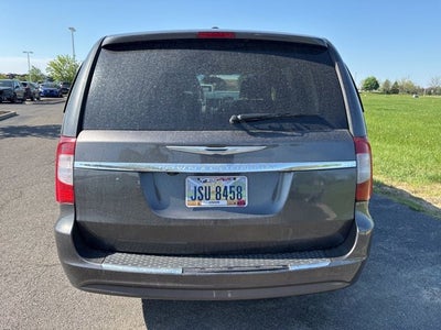 2016 Chrysler Town & Country Touring
