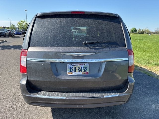 2016 Chrysler Town & Country Touring