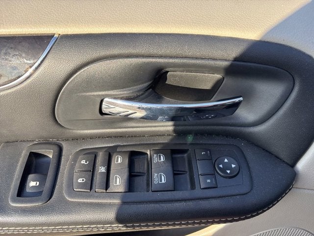 2016 Chrysler Town & Country Touring