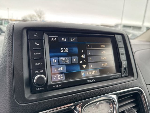 2016 Chrysler Town & Country Touring