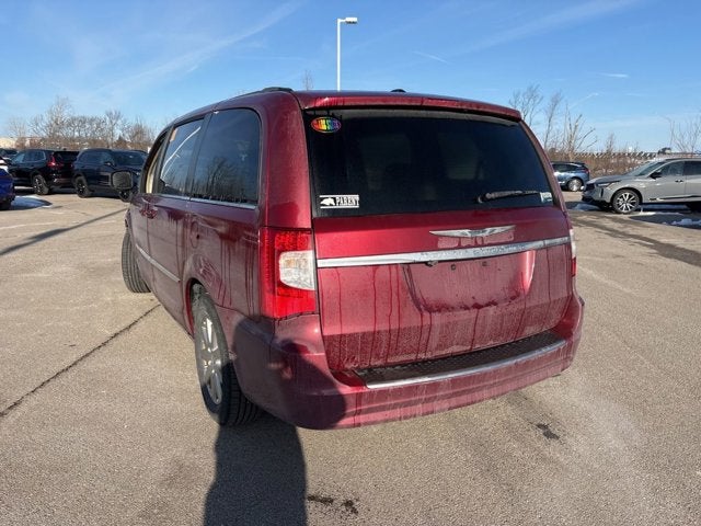 2016 Chrysler Town & Country Touring