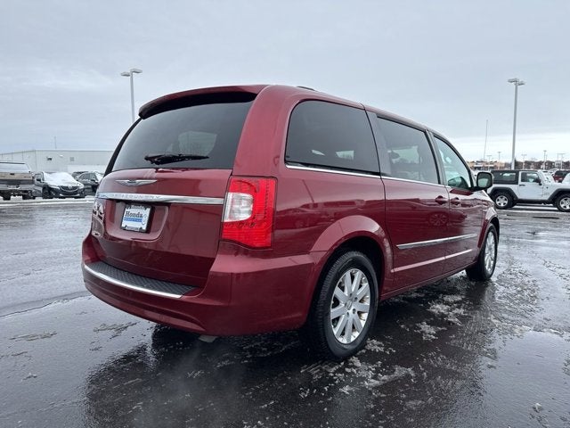 2016 Chrysler Town & Country Touring