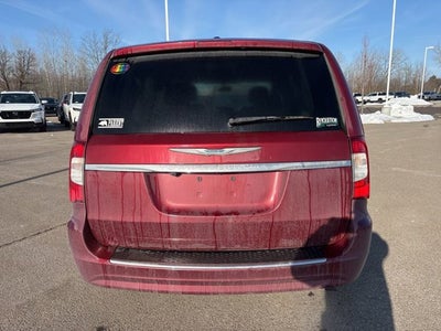 2016 Chrysler Town & Country Touring