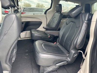 2017 Chrysler Pacifica Touring L