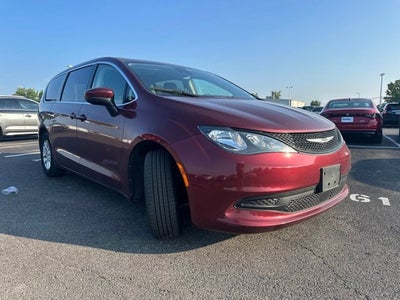 2023 Chrysler Voyager LX