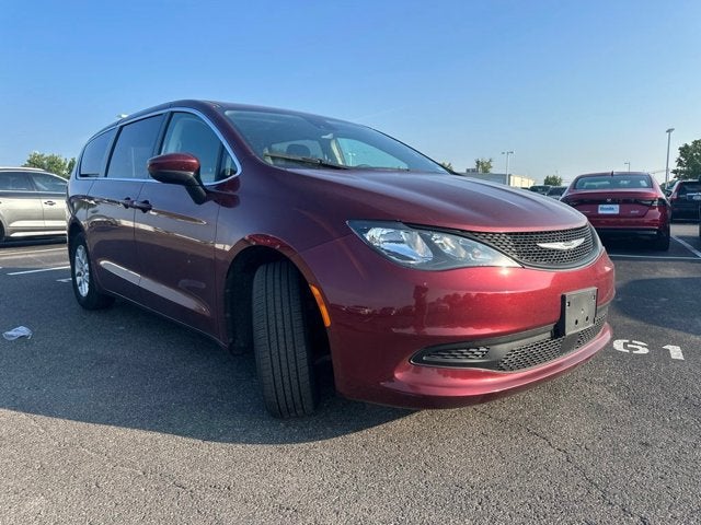 2023 Chrysler Voyager LX