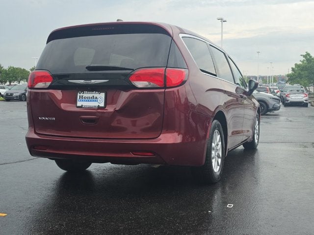2023 Chrysler Voyager LX