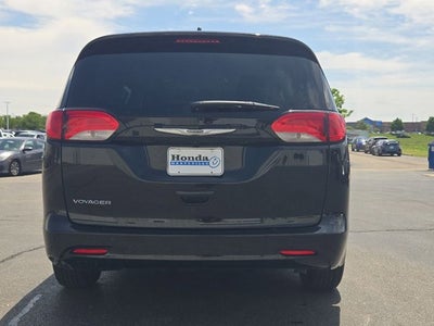 2022 Chrysler Voyager LX