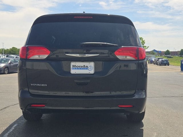 2022 Chrysler Voyager LX