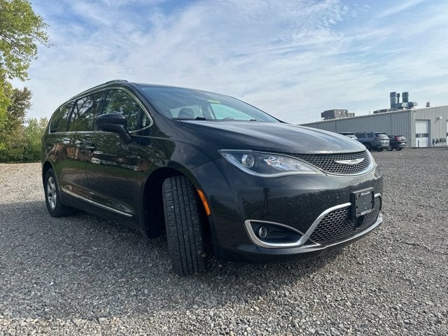 2017 Chrysler Pacifica Touring L Plus