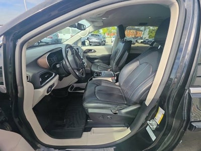 2017 Chrysler Pacifica Touring L Plus