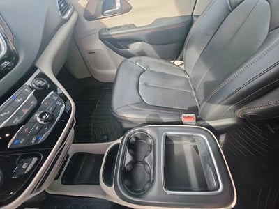 2017 Chrysler Pacifica Touring L Plus