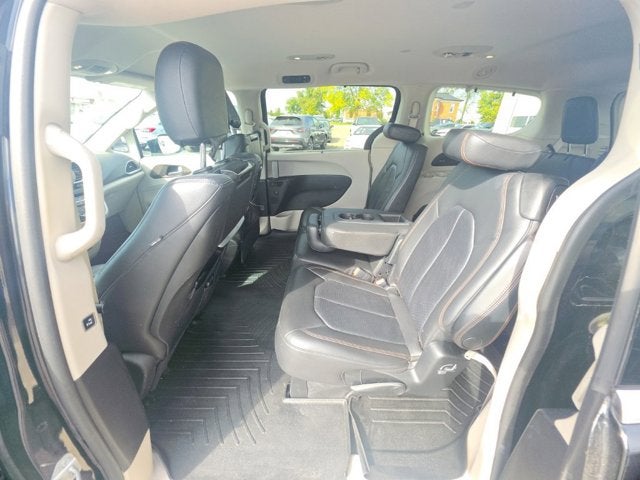2017 Chrysler Pacifica Touring L Plus