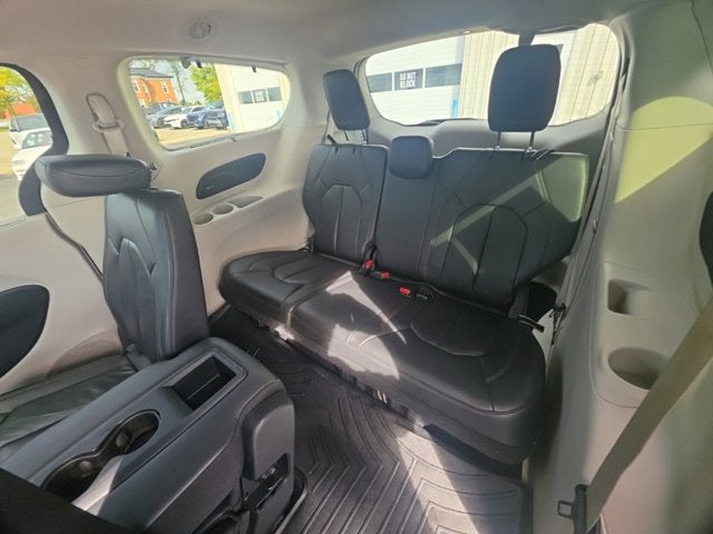 2017 Chrysler Pacifica Touring L Plus