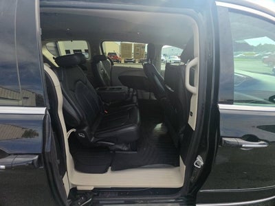 2017 Chrysler Pacifica Touring L Plus