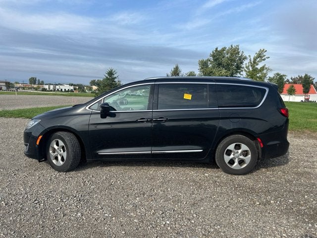 2017 Chrysler Pacifica Touring L Plus