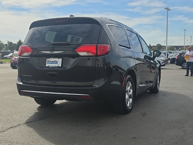 2017 Chrysler Pacifica Touring L Plus