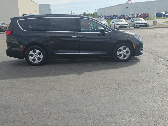 2017 Chrysler Pacifica Touring L Plus