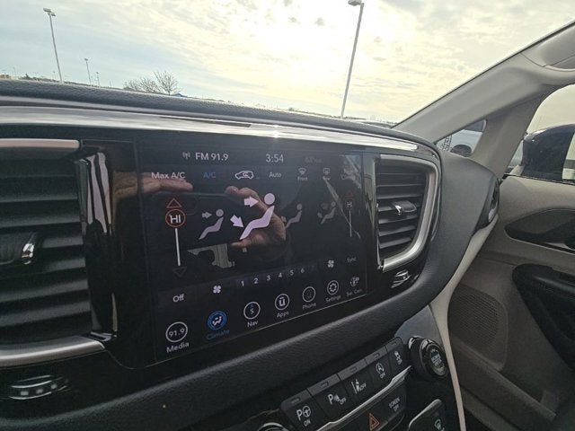 2020 Chrysler Pacifica Touring