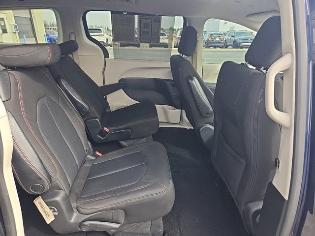 2020 Chrysler Pacifica Touring