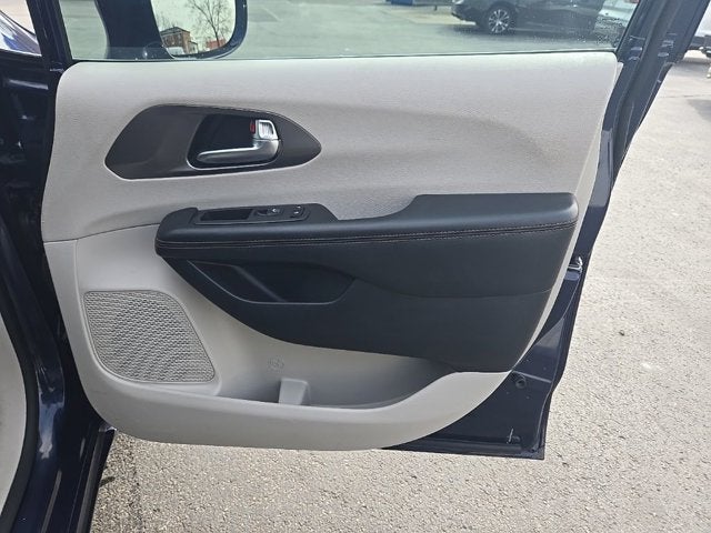 2020 Chrysler Pacifica Touring