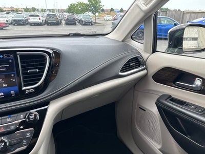 2022 Chrysler Pacifica Hybrid Limited