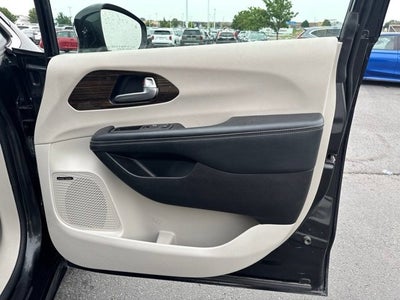 2022 Chrysler Pacifica Hybrid Limited