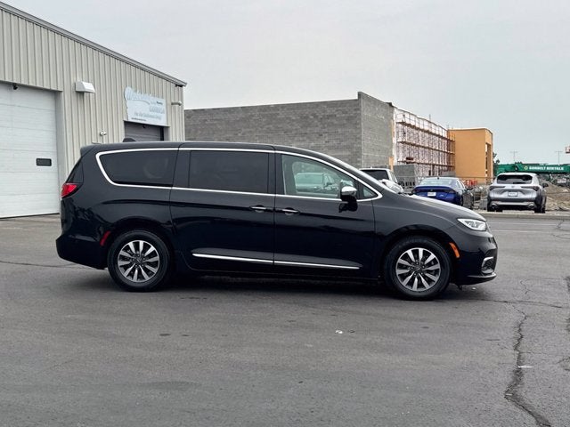 2022 Chrysler Pacifica Hybrid Limited