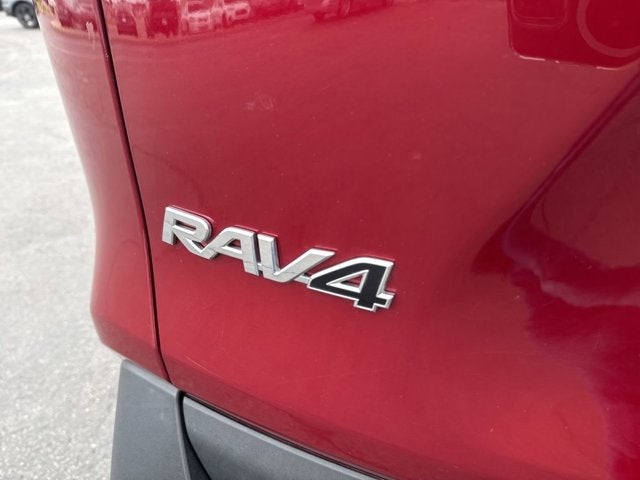 2020 Toyota RAV4 LE