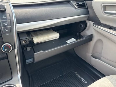 2017 Toyota Camry SE