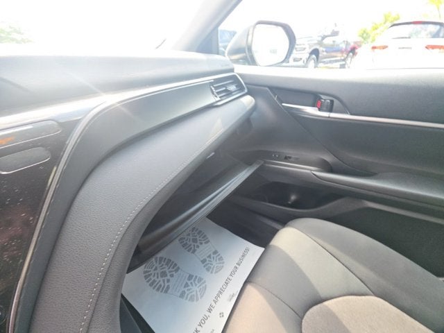 2022 Toyota Camry Hybrid LE