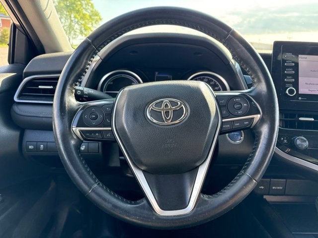 2022 Toyota Camry Hybrid LE