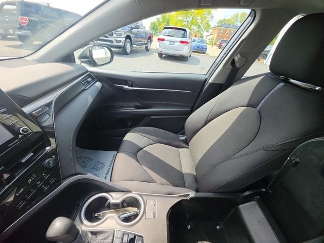 2022 Toyota Camry Hybrid LE