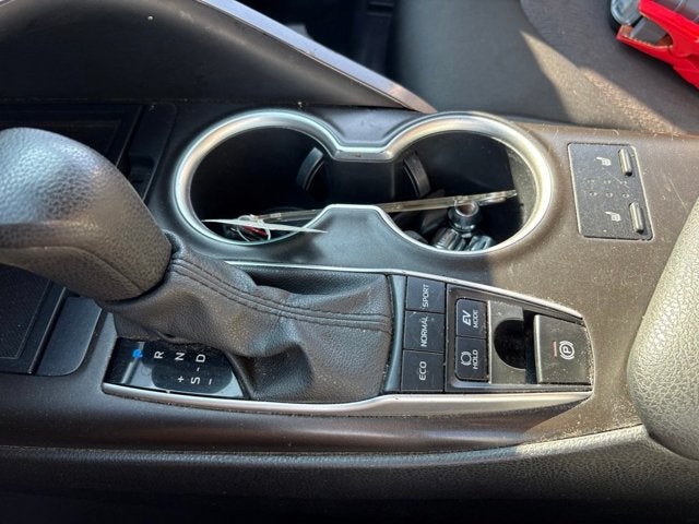 2022 Toyota Camry Hybrid LE