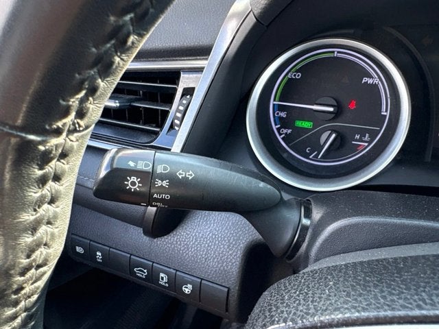 2022 Toyota Camry Hybrid LE