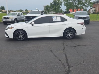 2022 Toyota Camry SE