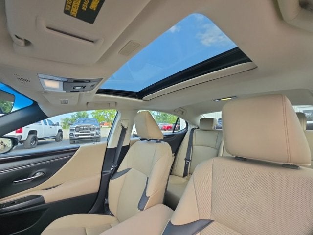 2021 Lexus ES 250