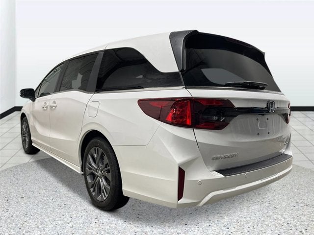 2027 Honda Odyssey Touring Auto