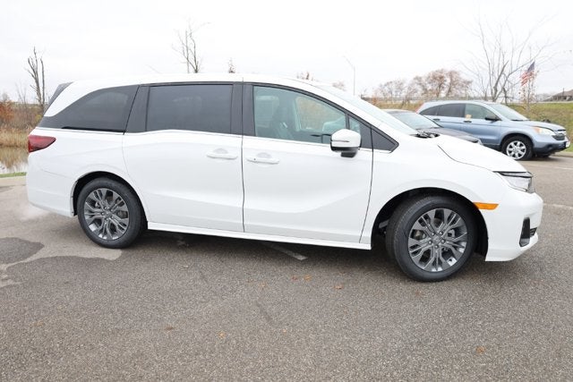 2027 Honda Odyssey Touring Auto