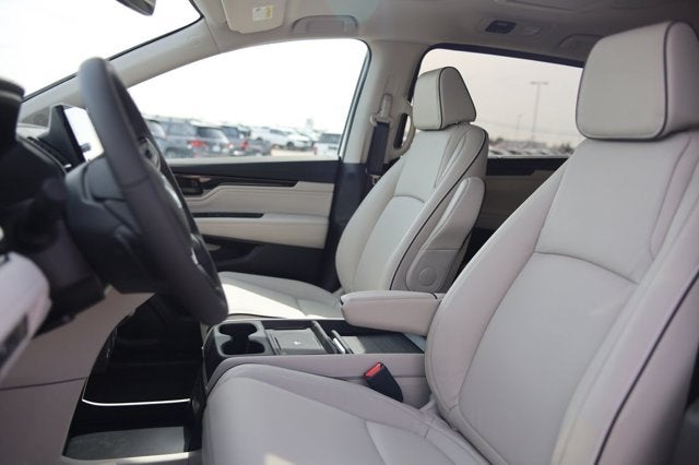 2027 Honda Odyssey Touring Auto