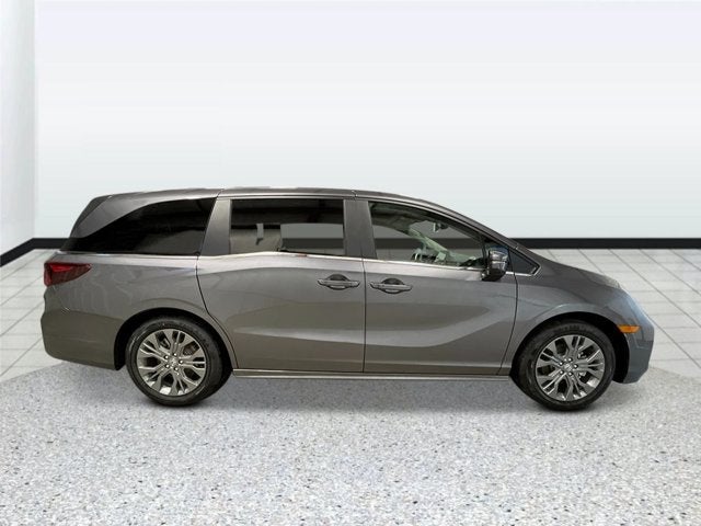2027 Honda Odyssey Touring Auto