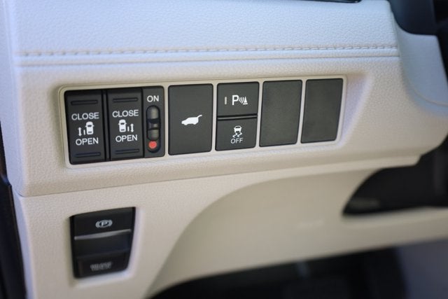 2027 Honda Odyssey Touring Auto