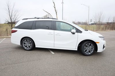 2026 Honda Odyssey Touring Auto