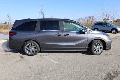 2027 Honda Odyssey Touring Auto