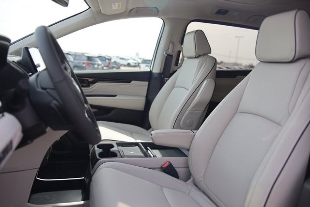 2027 Honda Odyssey Touring Auto