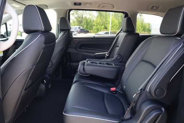 2027 Honda Odyssey Touring Auto