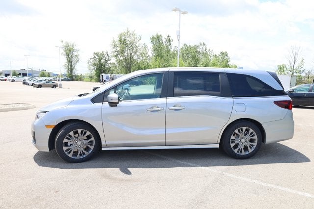 2027 Honda Odyssey Touring Auto