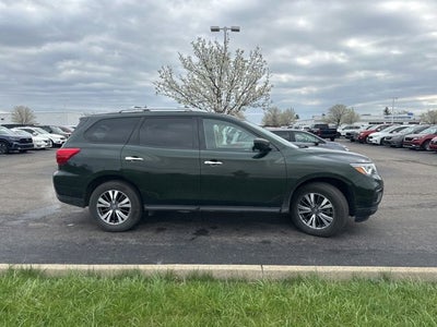2019 Nissan Pathfinder SV