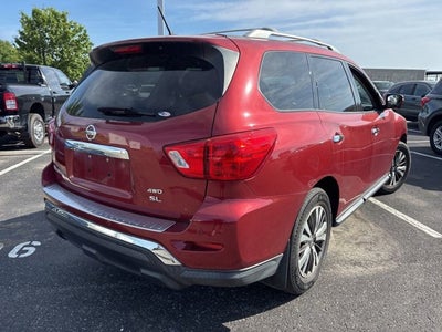 2017 Nissan Pathfinder SL